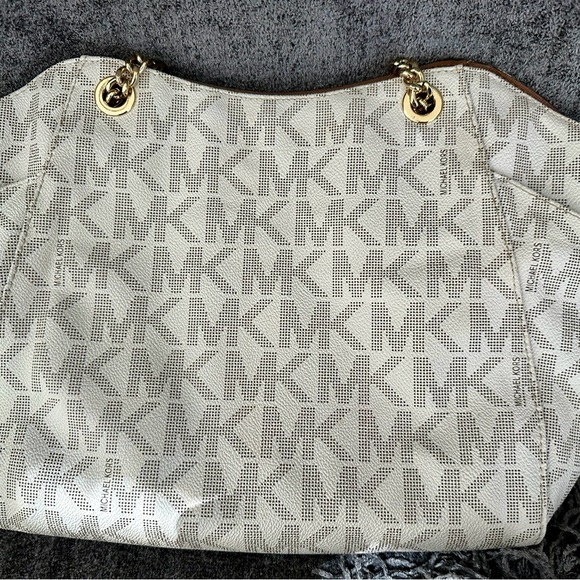 MICHAEL KORS LG CHAIN SHOULDER TOTE VANILLA with wallet - Picture 6 of 10
